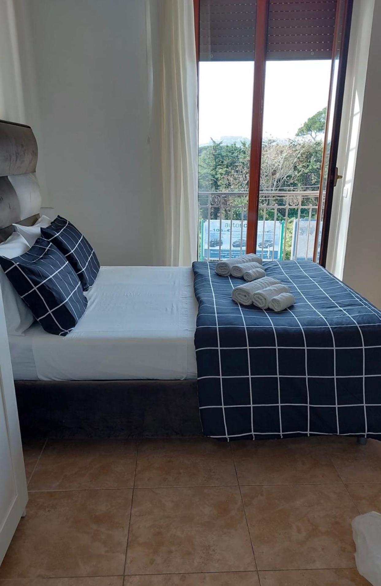 Miris Home Fast And Comfortable With Self Check In 8 Minutes Walk Near Naples Airport Dış mekan fotoğraf