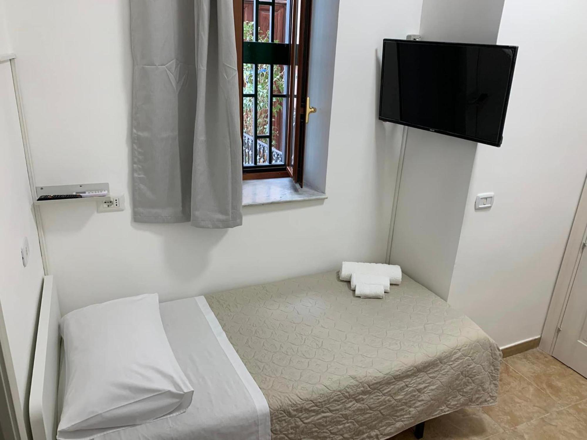 Miris Home Fast And Comfortable With Self Check In 8 Minutes Walk Near Naples Airport Dış mekan fotoğraf