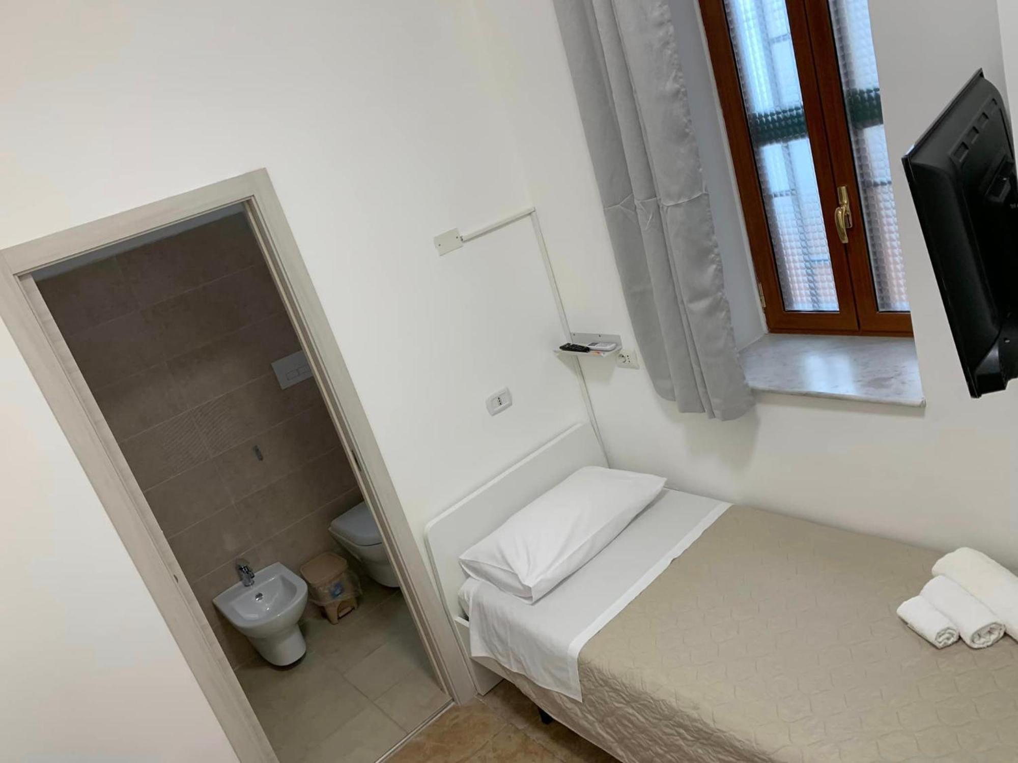 Miris Home Fast And Comfortable With Self Check In 8 Minutes Walk Near Naples Airport Dış mekan fotoğraf
